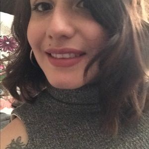 Meet your Posher, Yesenia